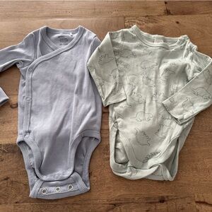 H&M blue Green Kids One Pieces size 4-6 months muted tones dinosaur ribbed